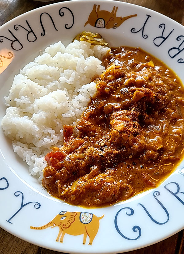 お店自慢のチキンカレー