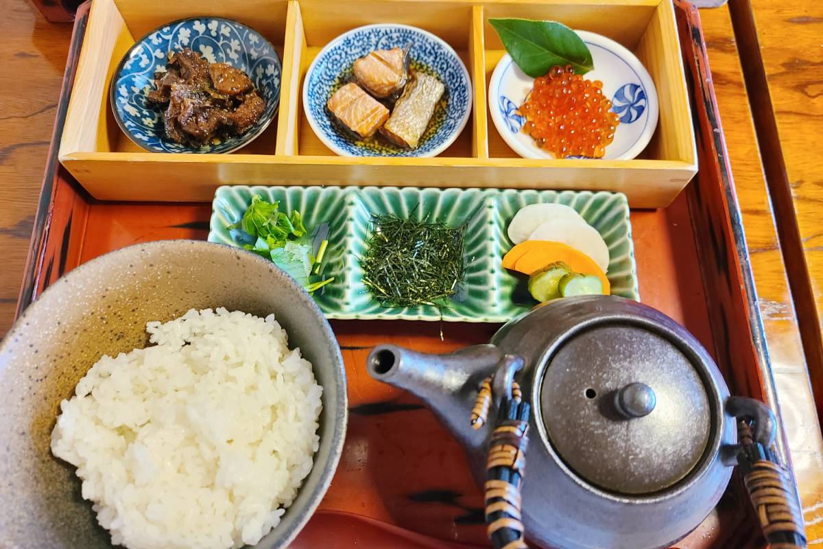 塩引き鮭 井筒屋のランチ